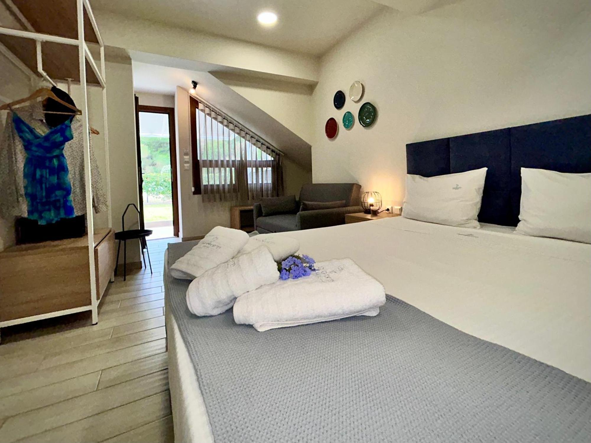 PORTO PORTES suites Potidée Extérieur photo