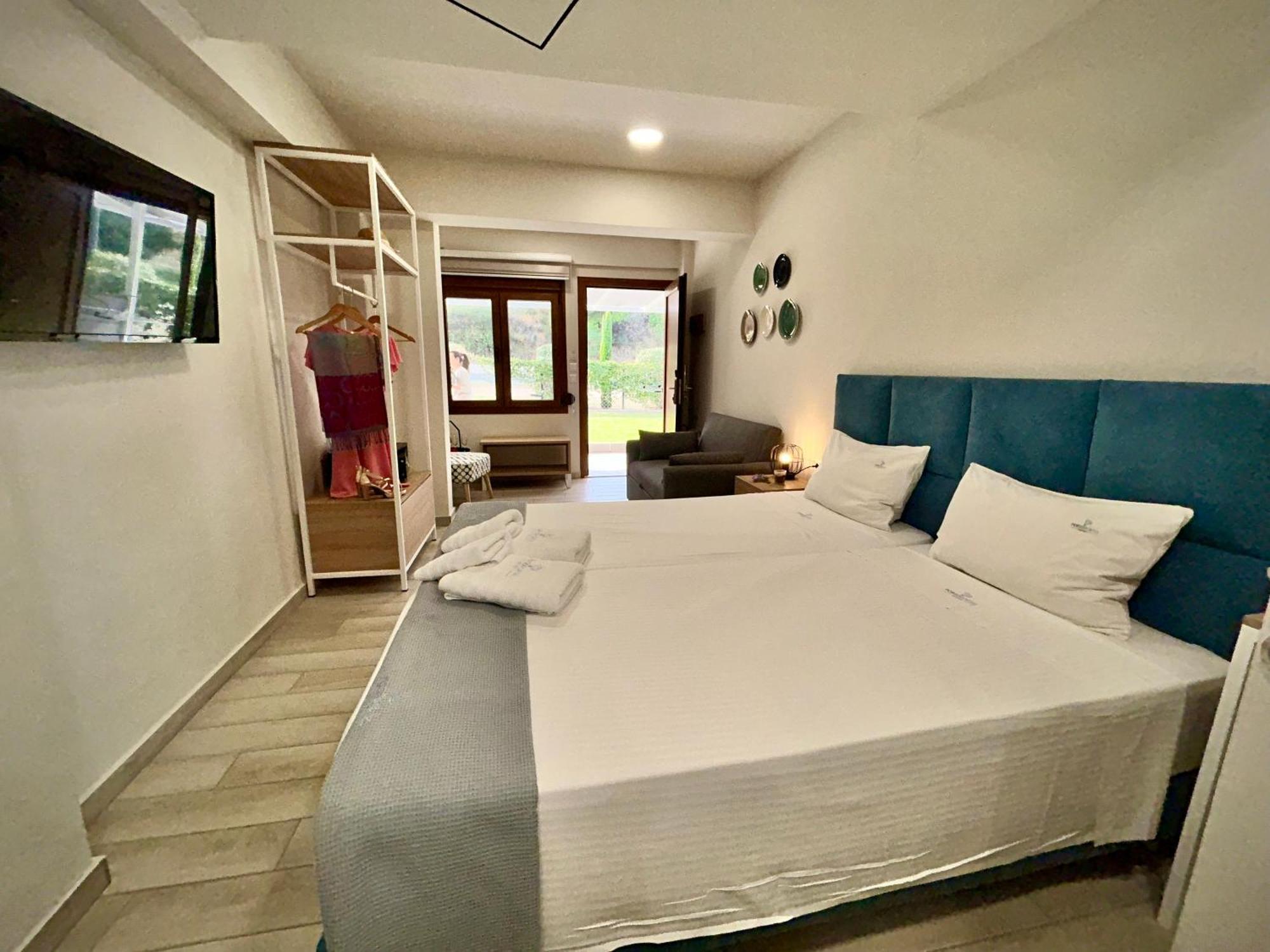 PORTO PORTES suites Potidée Extérieur photo