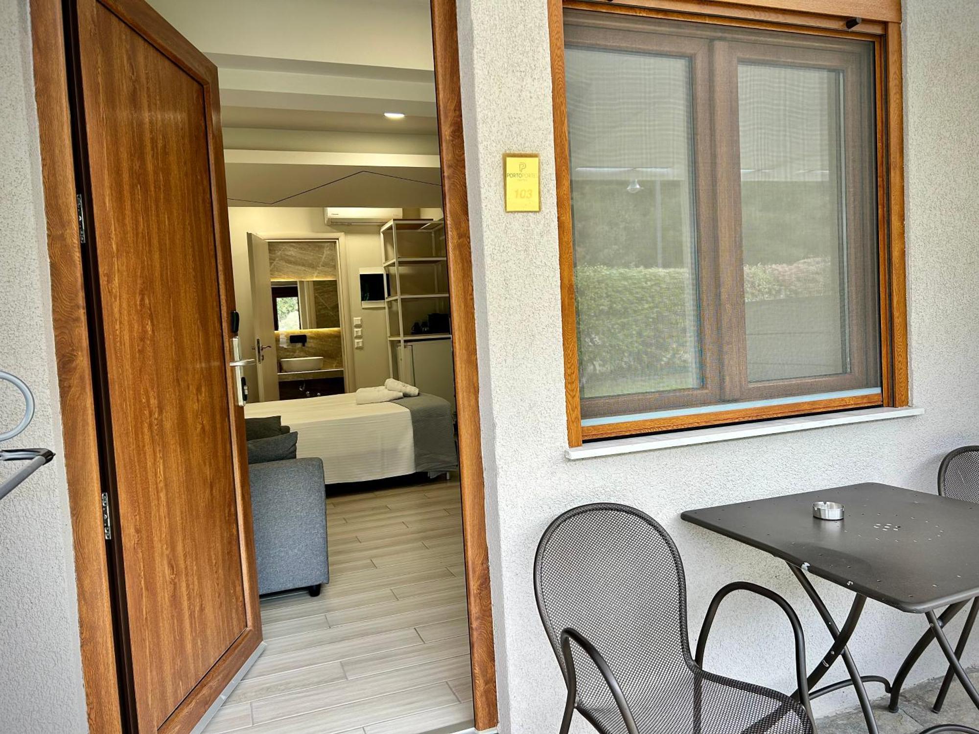 PORTO PORTES suites Potidée Extérieur photo
